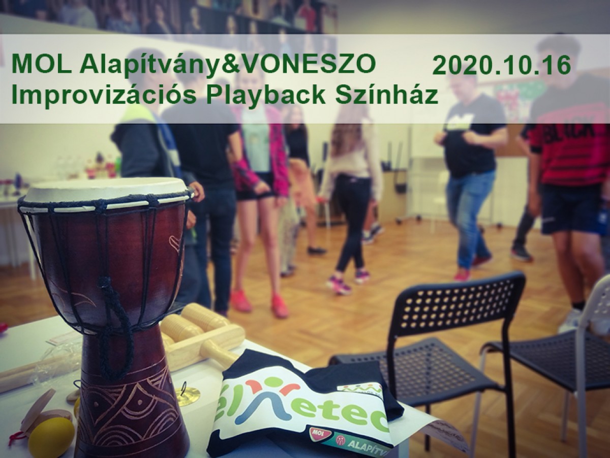 VONESZO improvizációs színházi programján résztvevő gyerekek játszanak